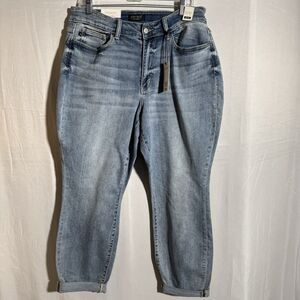 Judy Blue Women's 16W Boyfriend Fit Jeans Mid Wash Stretch Cuff Hem Casual NWT